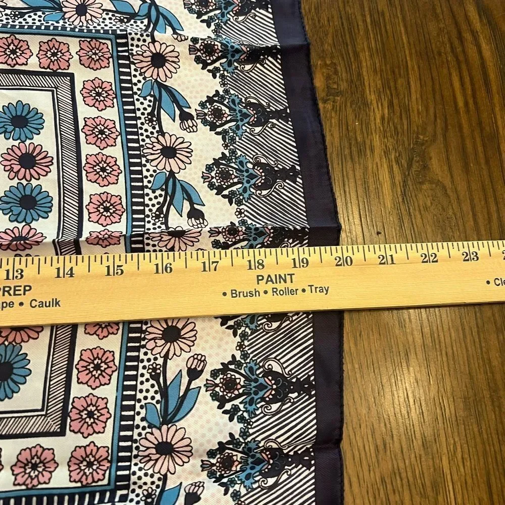Beautiful Floral women’s Large Scarf.